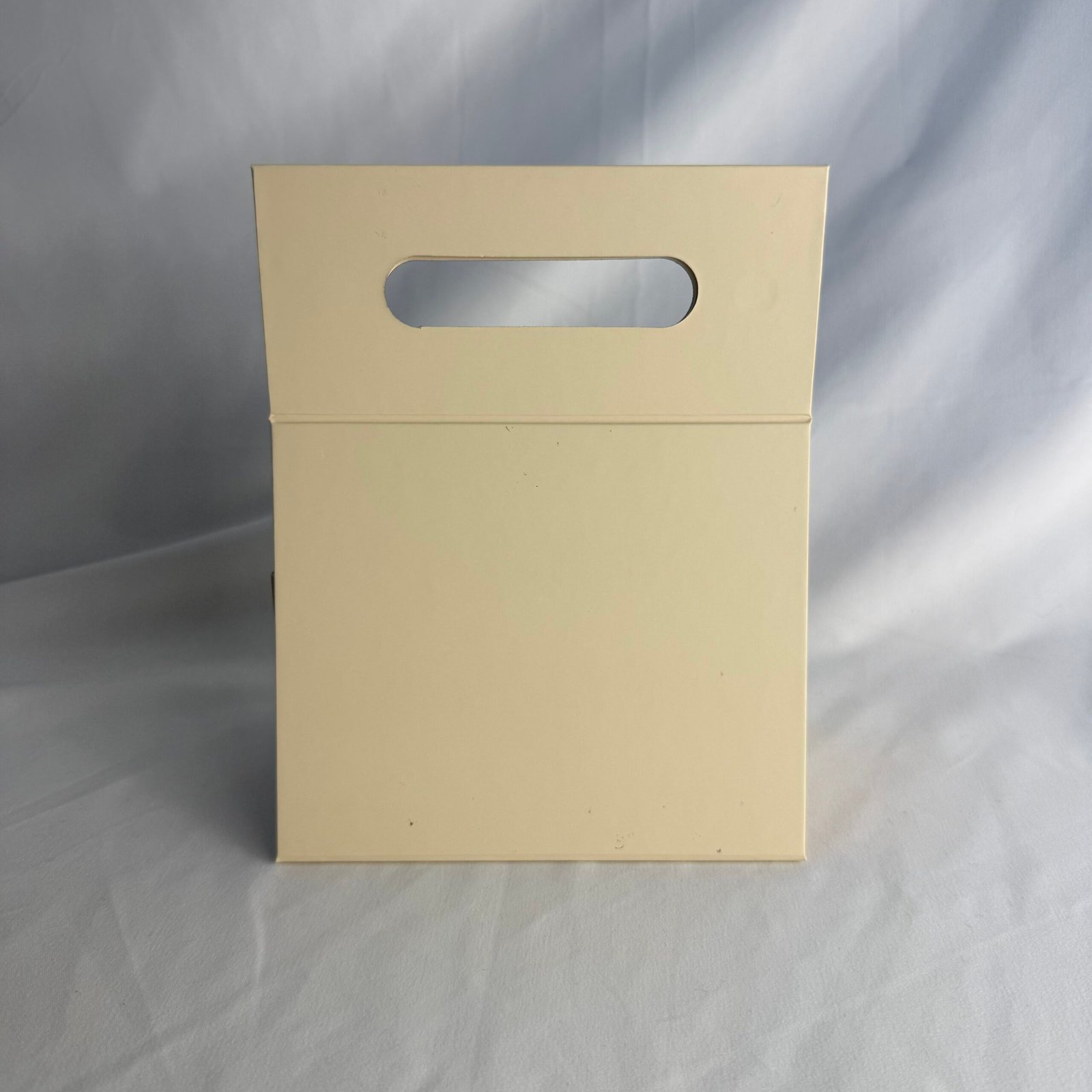 Folding Magnetic Triangle Box 15.9x9x19.5cm